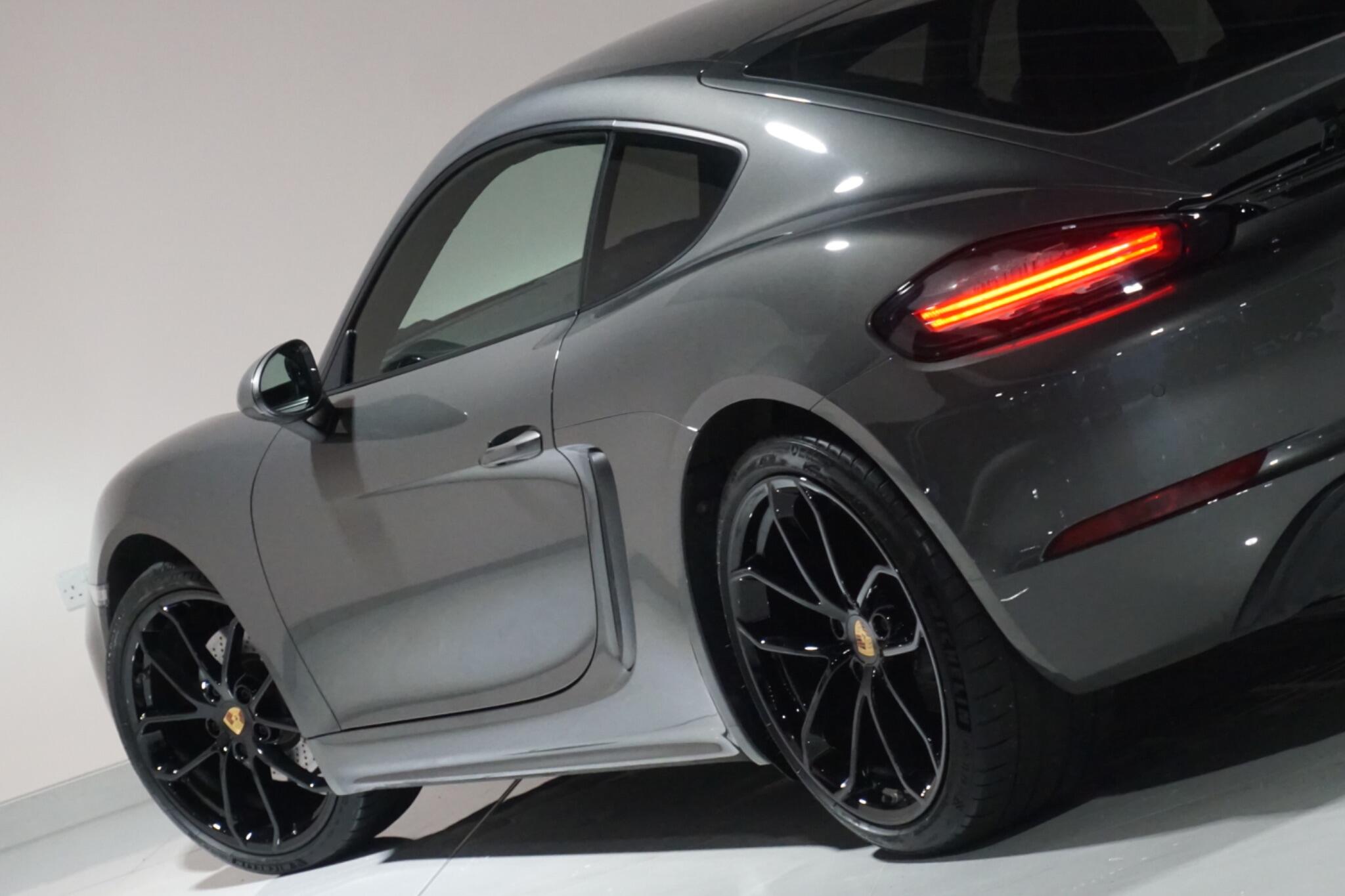 Porsche 718 Cayman 2.0T Style Edition Coupe 2dr Petrol PDK Euro 6 (s/s) (300 ps)